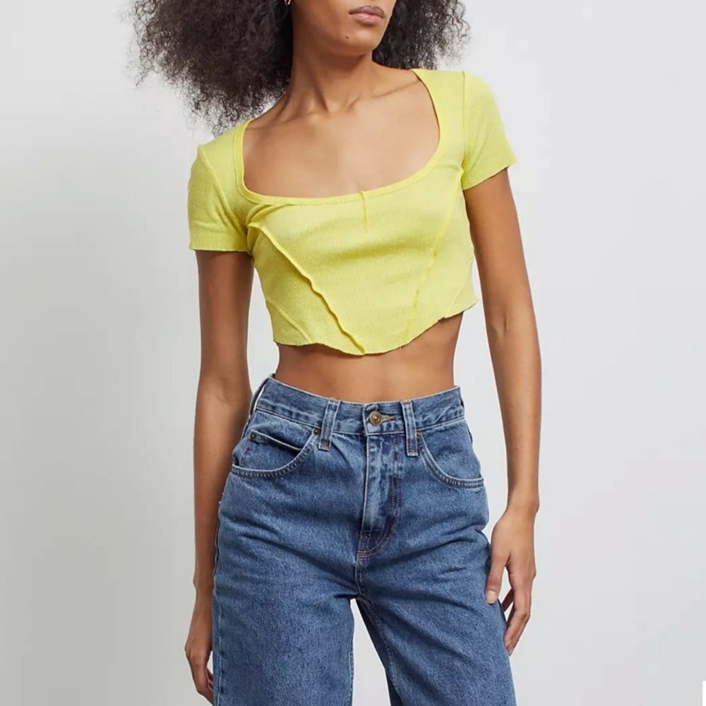 🌿NWT•UO•Exposed Seam•Scoop Neck Tee•Size L•